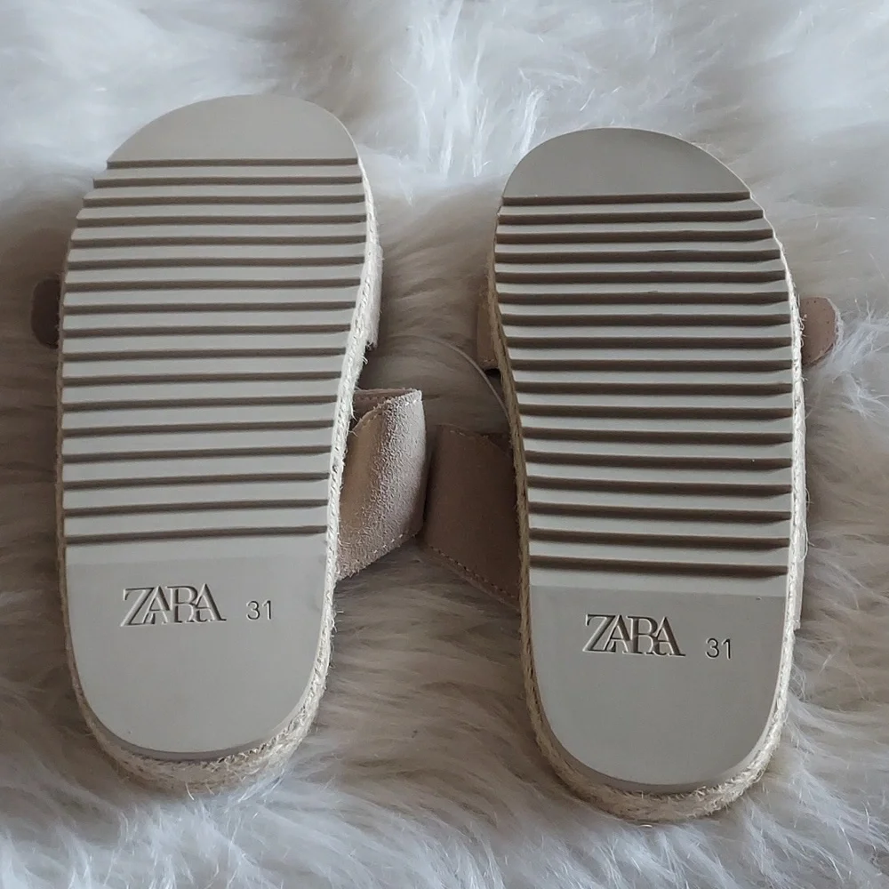 Zara Kids Tan Buckle Sandals  Sz-13.5